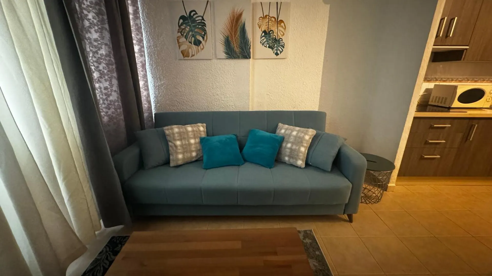 Estudio Amplio En El Corazon De 토레몰리노스 스페인